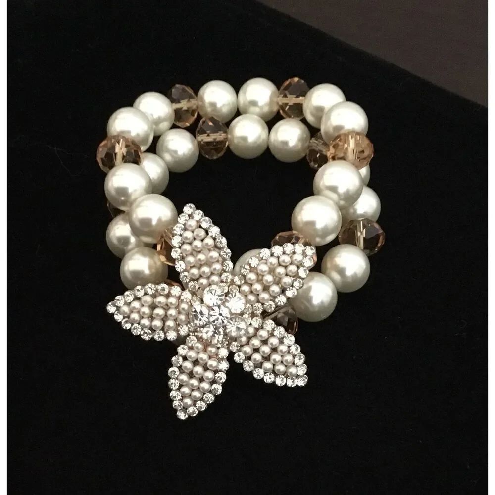 Pearl & Crystal Flower Stretch Bracelet~kn
